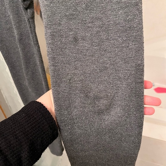 ⭐️2/$20⭐️ Thyme Maternity Knit Leggings - Picture 4 of 4